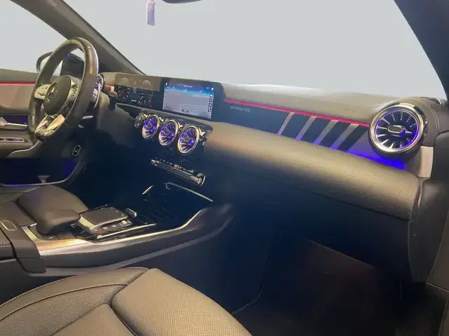 Mercedes-Benz A 35 AMG