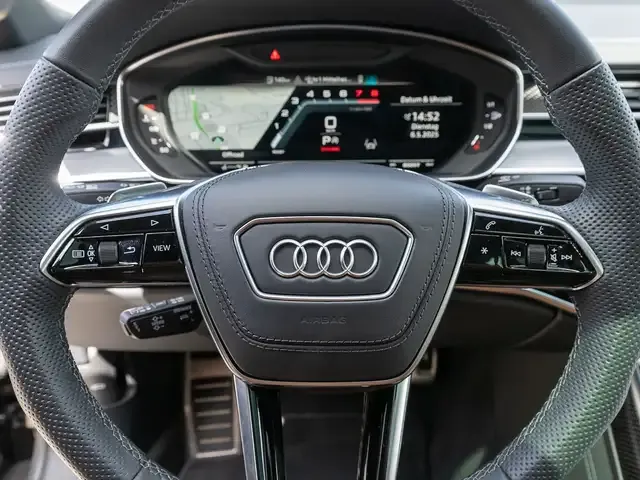 Audi S8