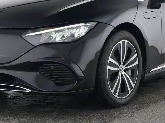 Mercedes-Benz EQE 300