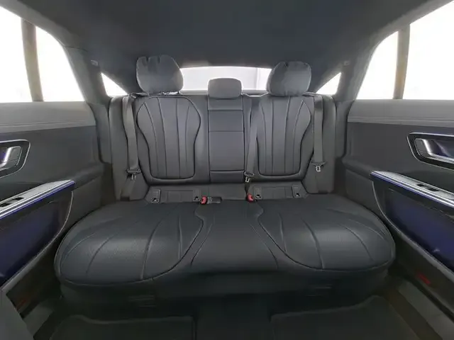 Mercedes-Benz EQE 300