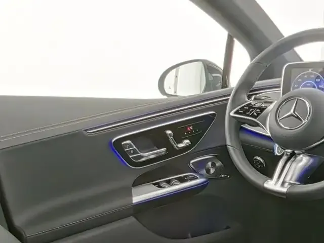 Mercedes-Benz EQE 300