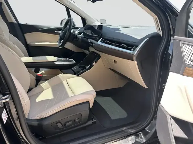 BMW 225