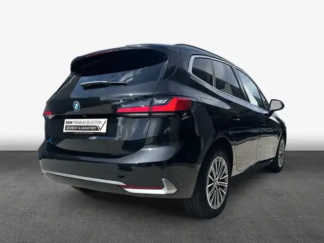 BMW 225