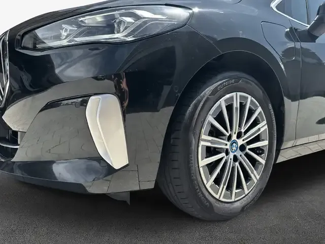 BMW 225