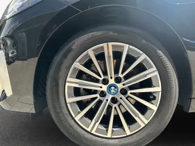 BMW 225