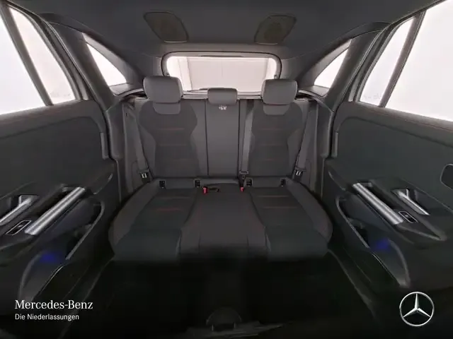 Mercedes-Benz GLA 220