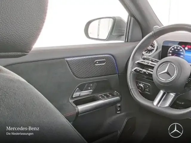 Mercedes-Benz GLA 220