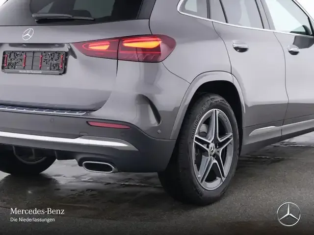 Mercedes-Benz GLA 220