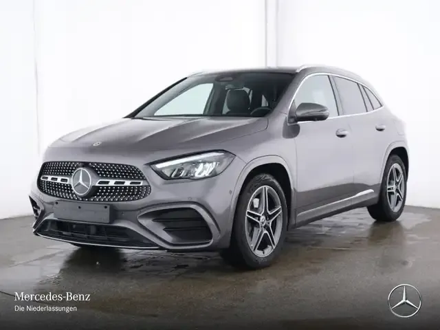 Mercedes-Benz GLA 220