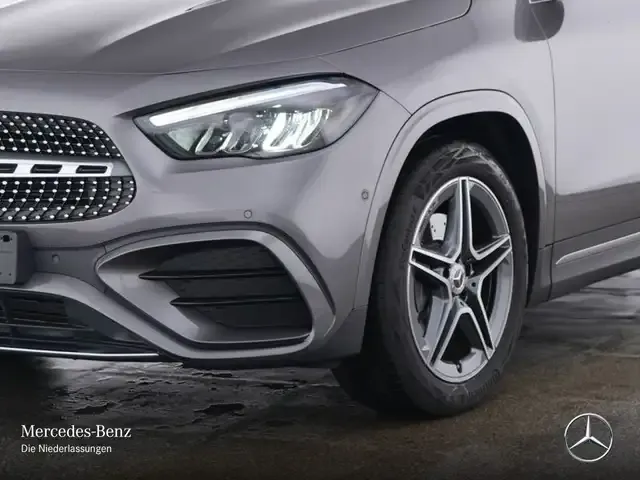 Mercedes-Benz GLA 220