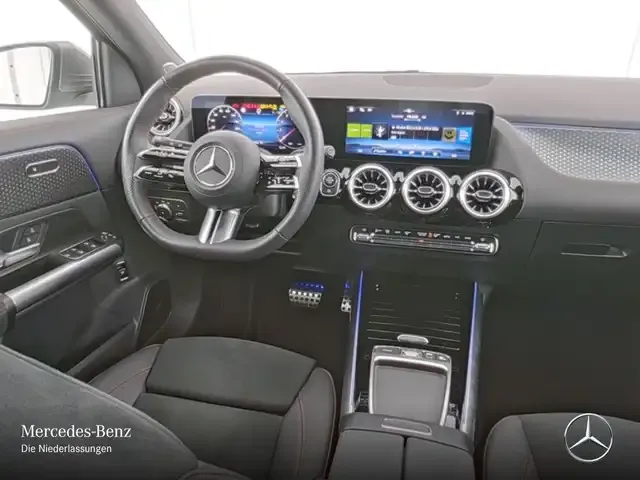 Mercedes-Benz GLA 220