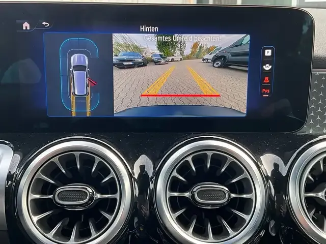 Mercedes-Benz EQB 300