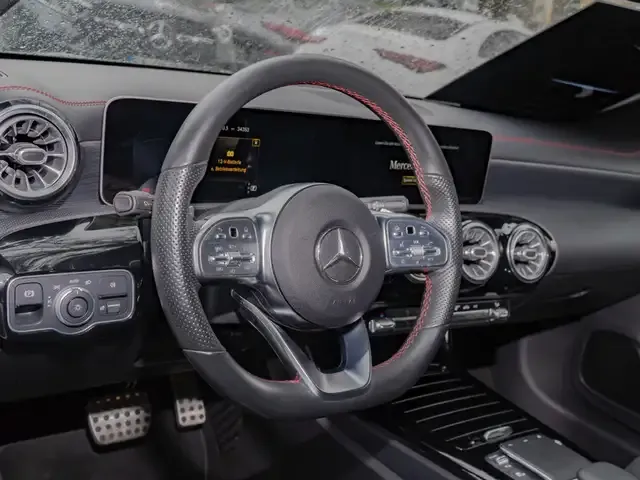 Mercedes-Benz CLA 200