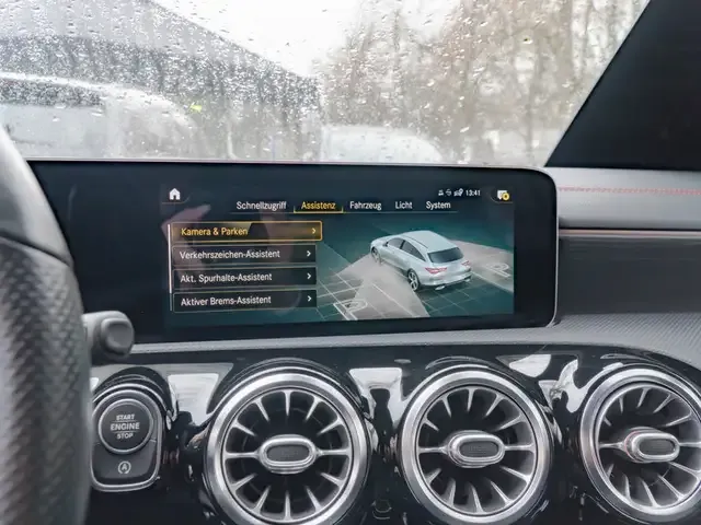 Mercedes-Benz CLA 200