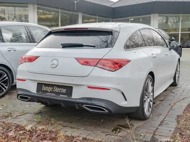 Mercedes-Benz CLA 200