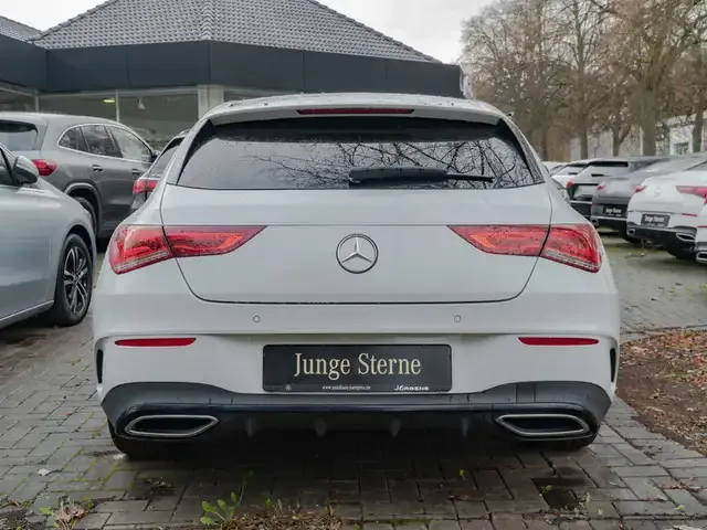 Mercedes-Benz CLA 200