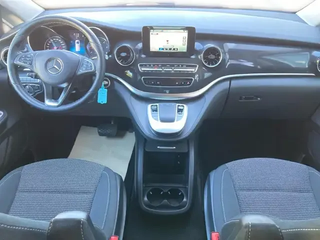 Mercedes-Benz V 250