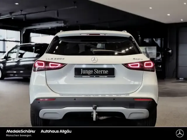 Mercedes-Benz GLA 220