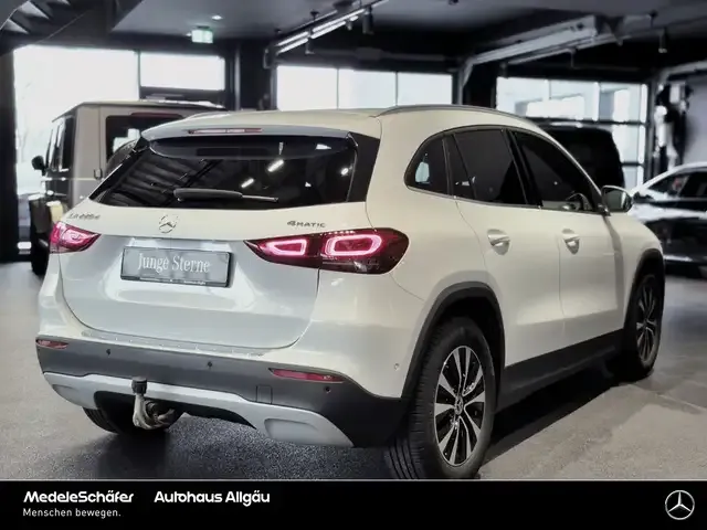 Mercedes-Benz GLA 220