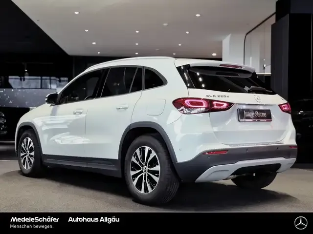 Mercedes-Benz GLA 220