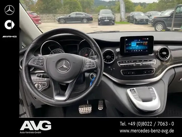 Mercedes-Benz V 250