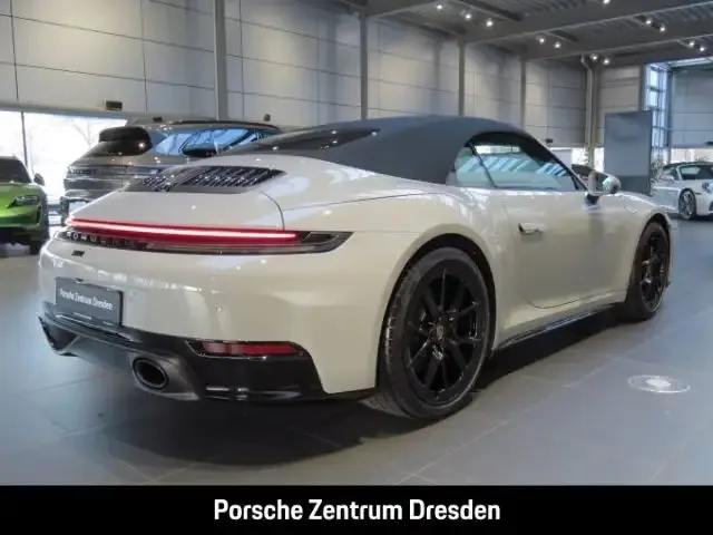 Porsche 992