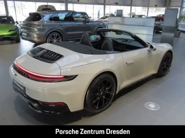 Porsche 992