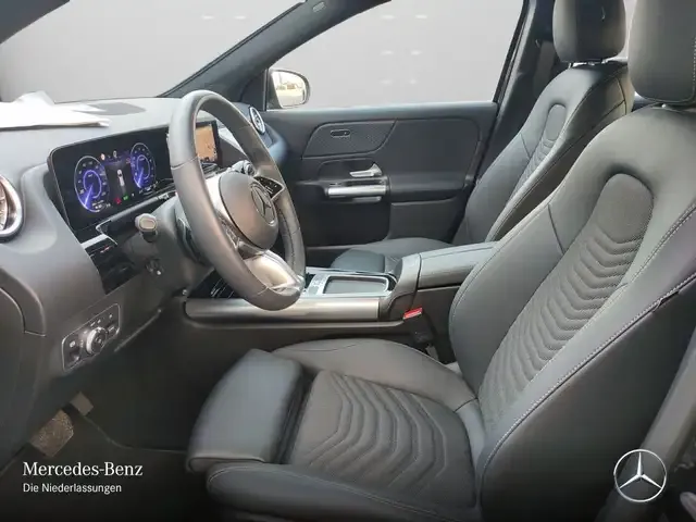 Mercedes-Benz EQA 300