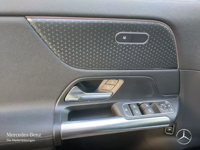 Mercedes-Benz EQA 300