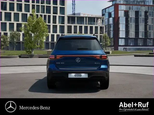 Mercedes-Benz EQB 300