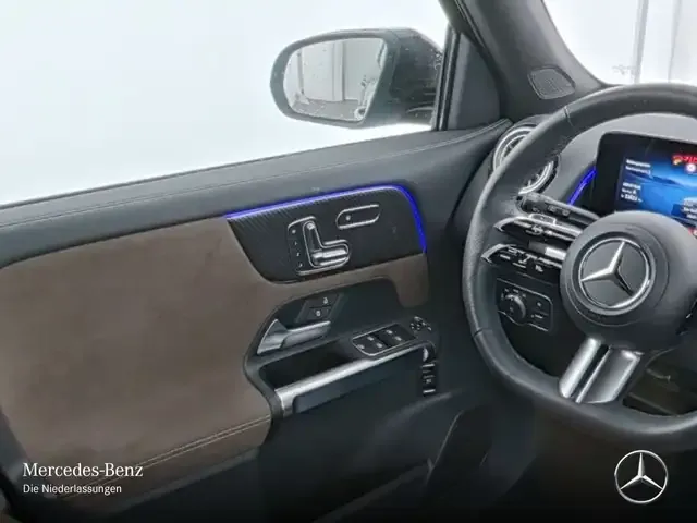 Mercedes-Benz GLB 220