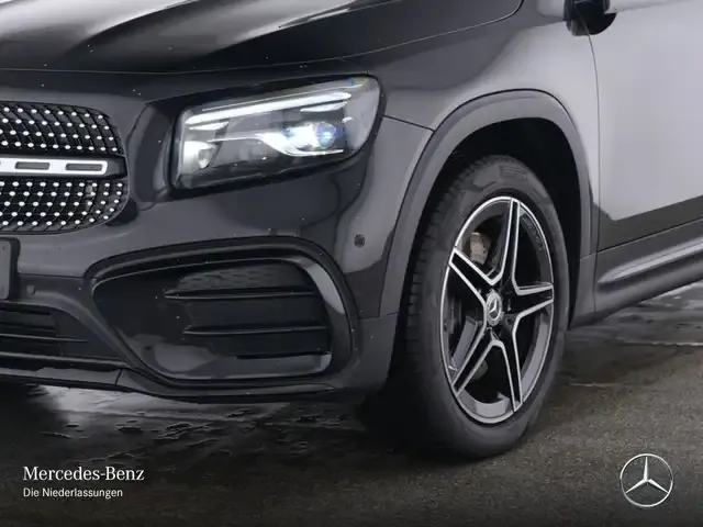 Mercedes-Benz GLB 220