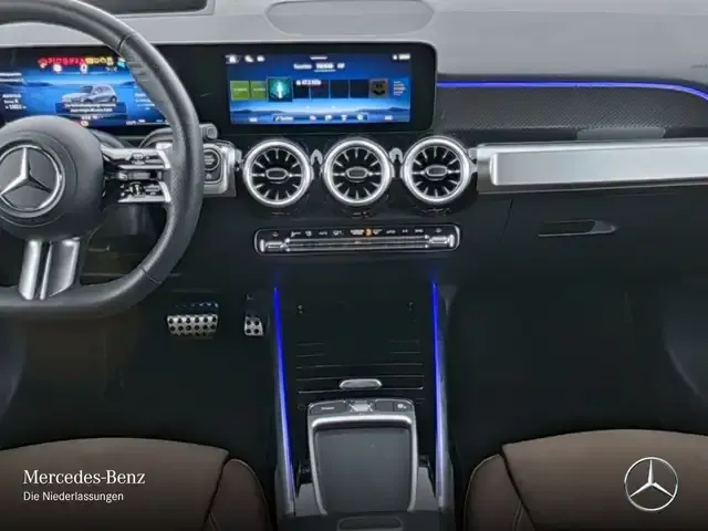 Mercedes-Benz GLB 220