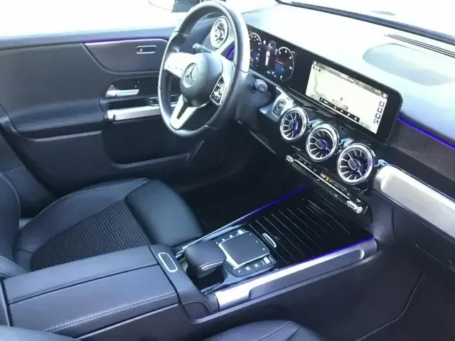 Mercedes-Benz EQB 250