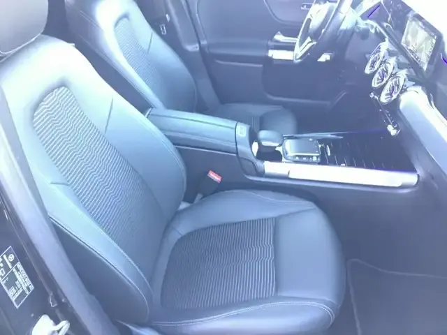 Mercedes-Benz EQB 250