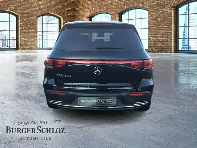 Mercedes-Benz EQB 250