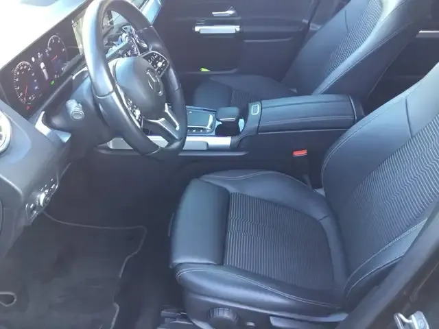 Mercedes-Benz EQB 250