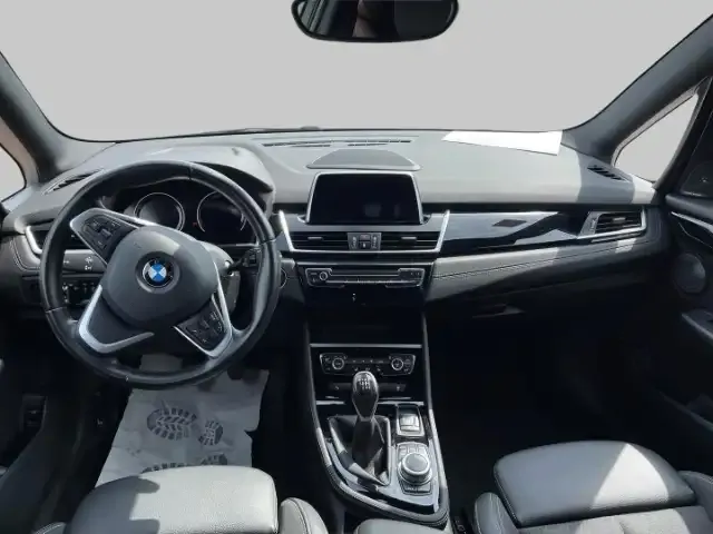 BMW 218