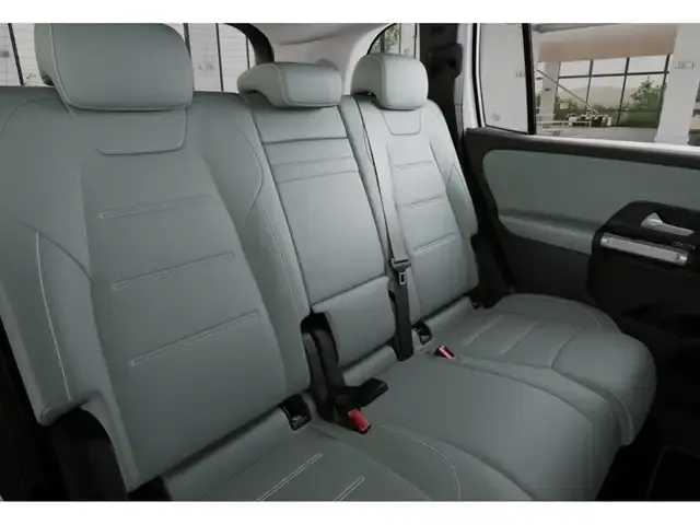 Mercedes-Benz GLB 220