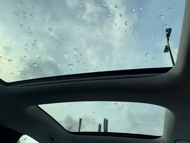 Mercedes-Benz GLB 220