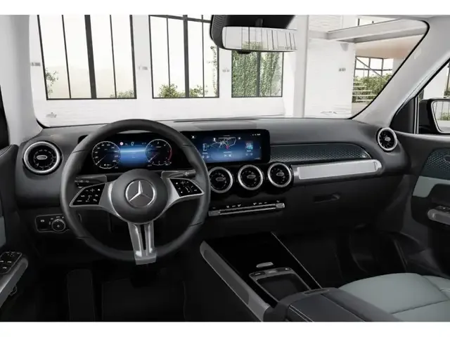 Mercedes-Benz GLB 220