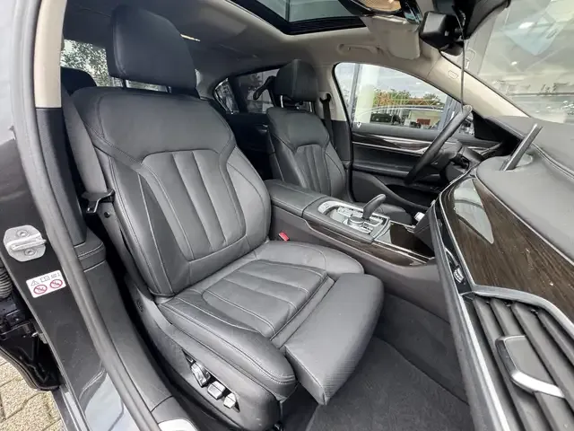 BMW 745