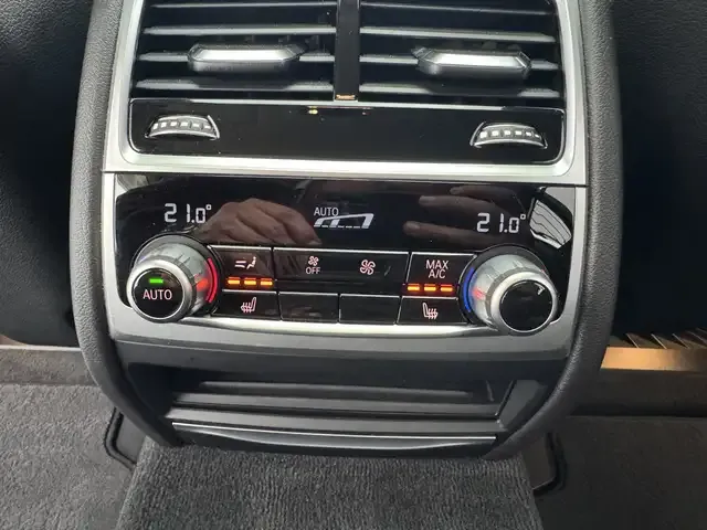 BMW 745