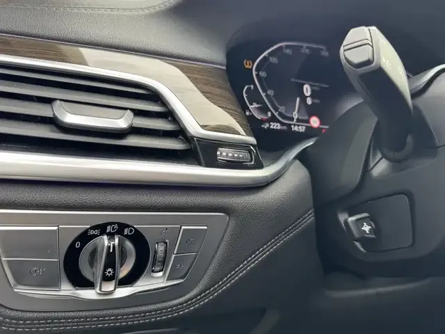 BMW 745