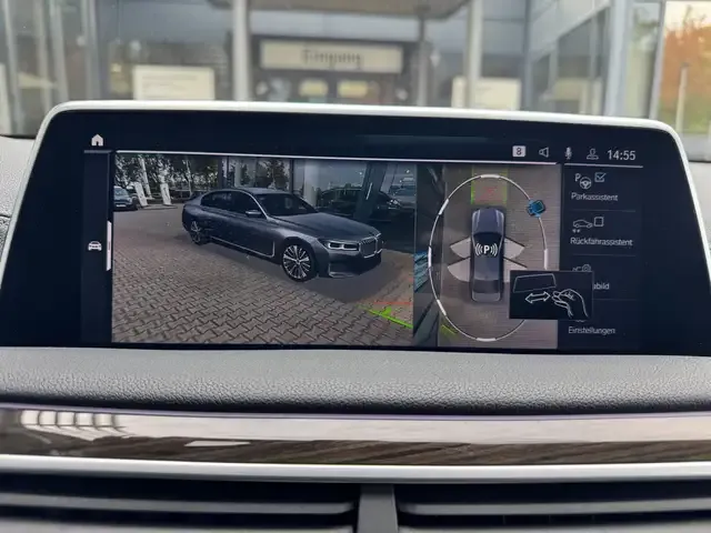 BMW 745