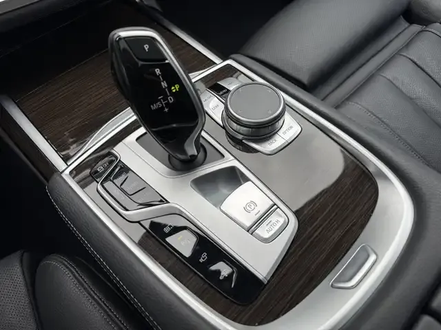 BMW 745