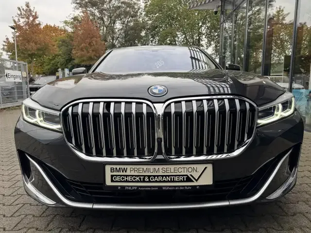 BMW 745