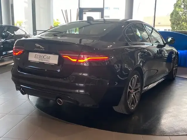 Jaguar XE