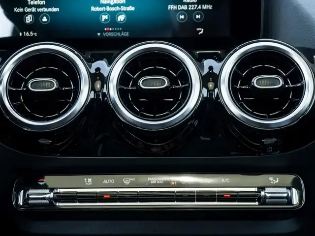 Mercedes-Benz GLA 180