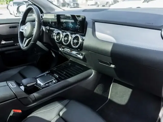 Mercedes-Benz GLA 180